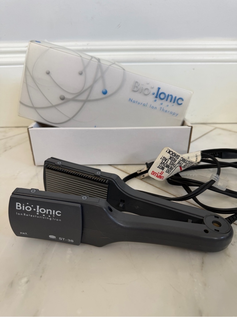 Bio Ionic Natural Ion Therapy Retexturizing Iron hair straightener Tested Works
